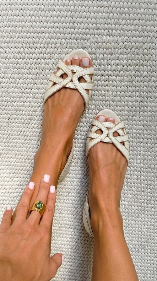 Sandalias Camilla Crema